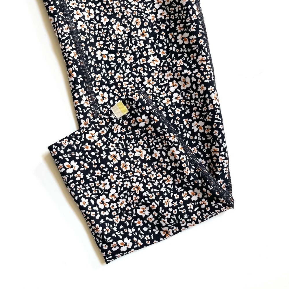 Summersalt Do-It-All High Rise Leggings In Bloom in Sea Urchin Floral - Picture 4 of 6